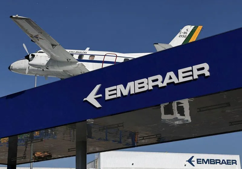 Jato Praetor 600E da Embraer em voo
