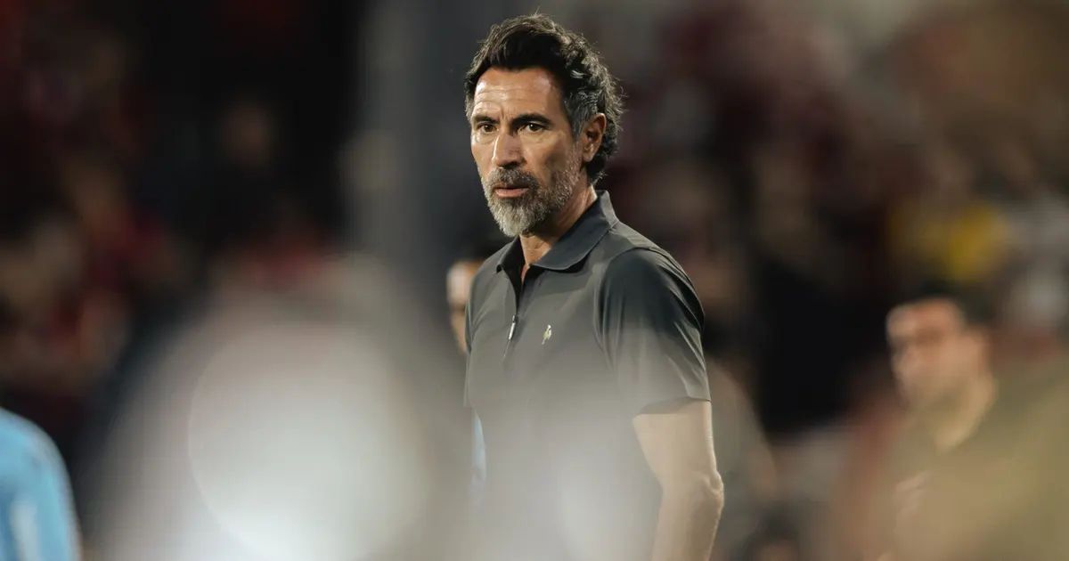 Eduardo Domínguez fala em coletiva após empate na Arena da Baixada