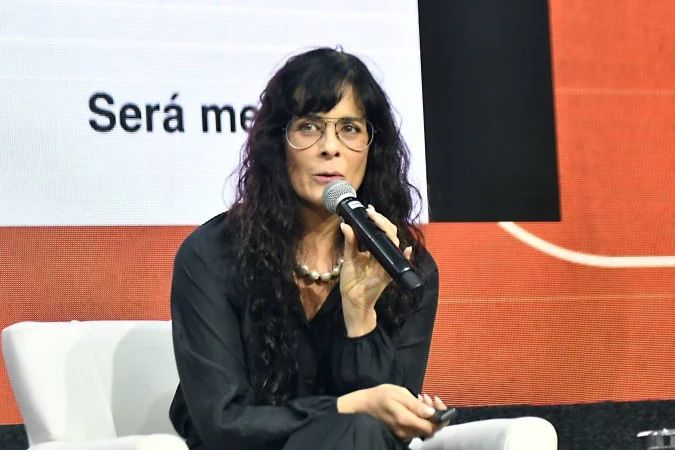Isabela Raposeiras no debate sobre escala 6x1