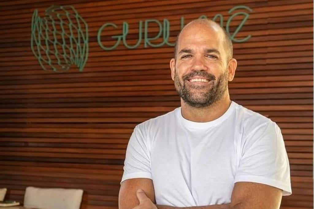 Funcionários e cozinha do restaurante Gurumê