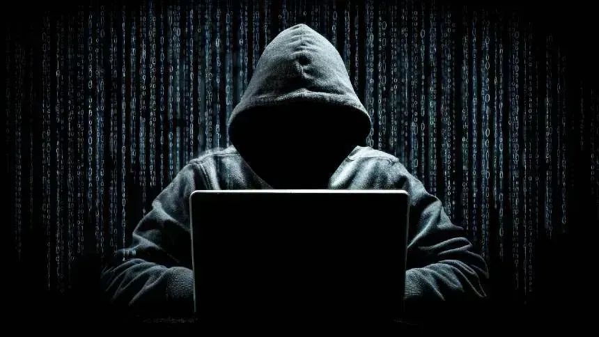 Teclado com cadeado digital representando cibersegurança