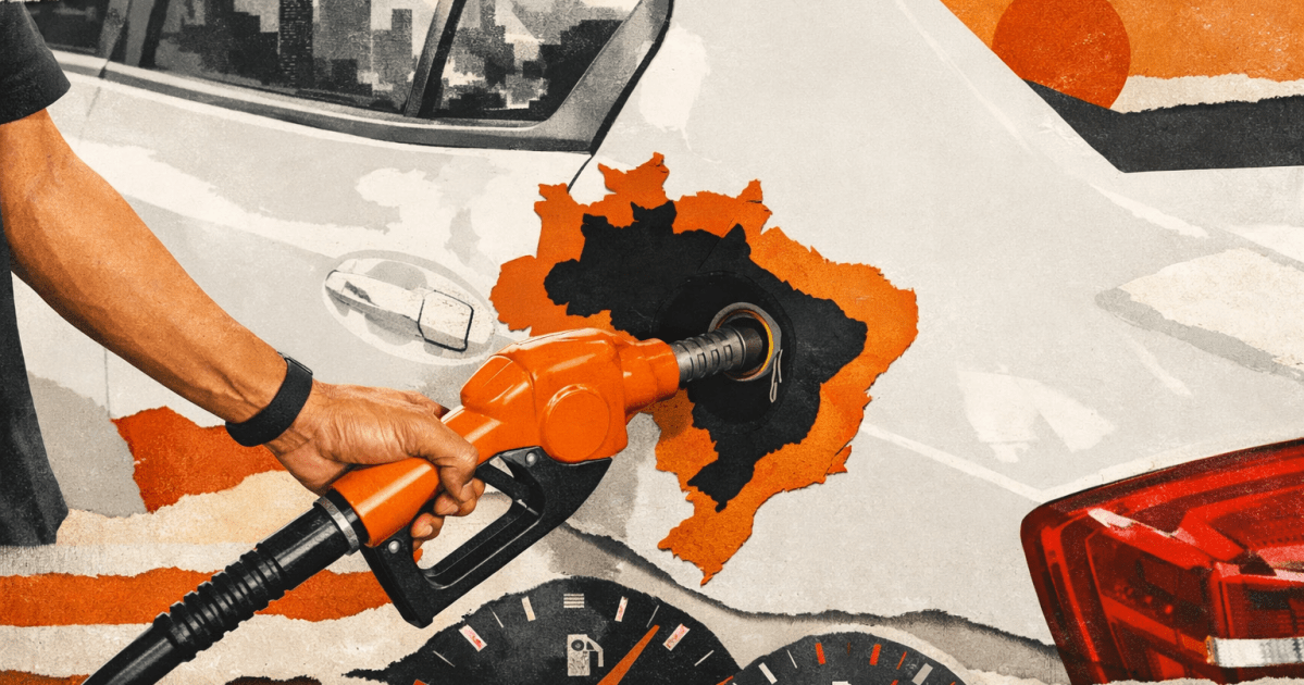 Posto de combustível com caminhões abastecendo