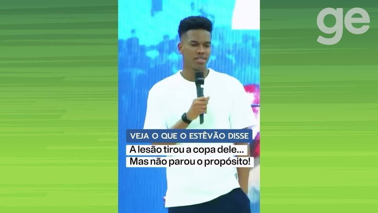Estêvão correndo no CT do Palmeiras