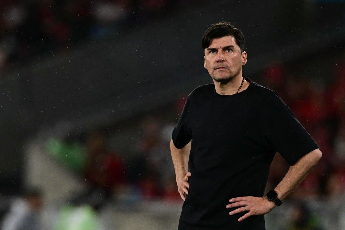 Cacique Medina comemorando classificação do Estudiantes no Maracanã