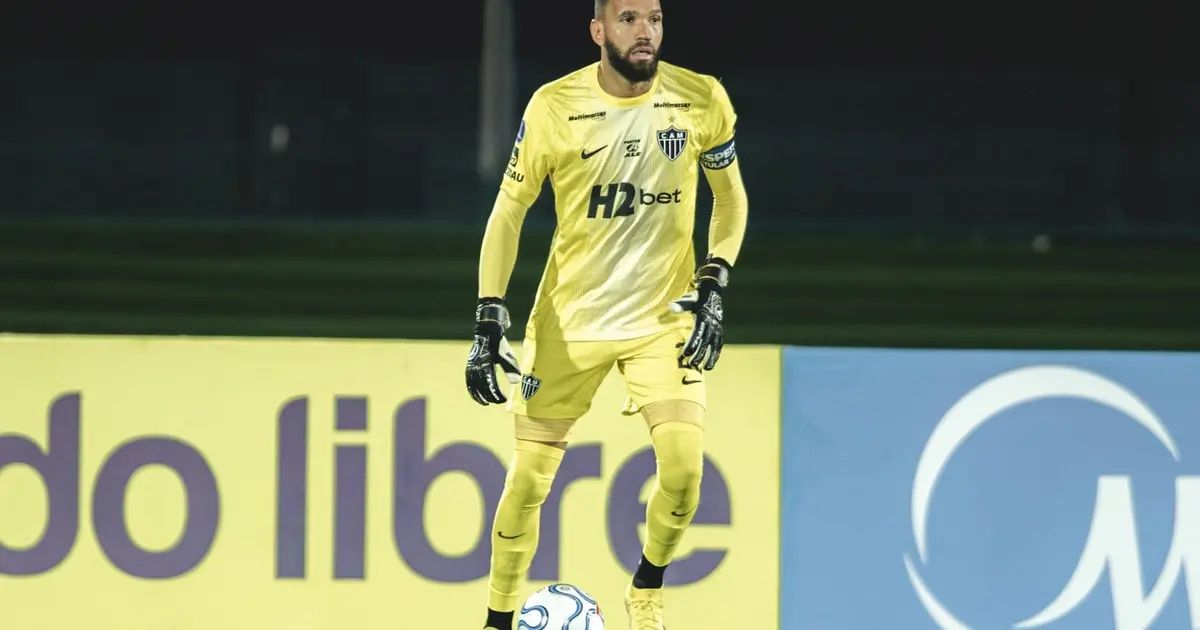 Everson em ação durante partida Remo x Atlético-MG no Mangueirão