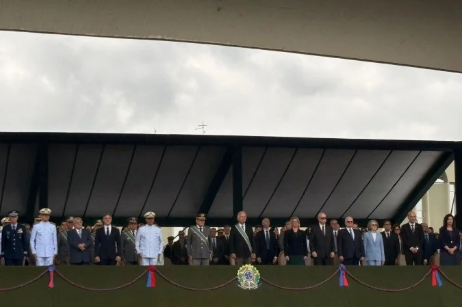 Solenidade no Palanque Monumental do Quartel‑General do Exército em Brasília