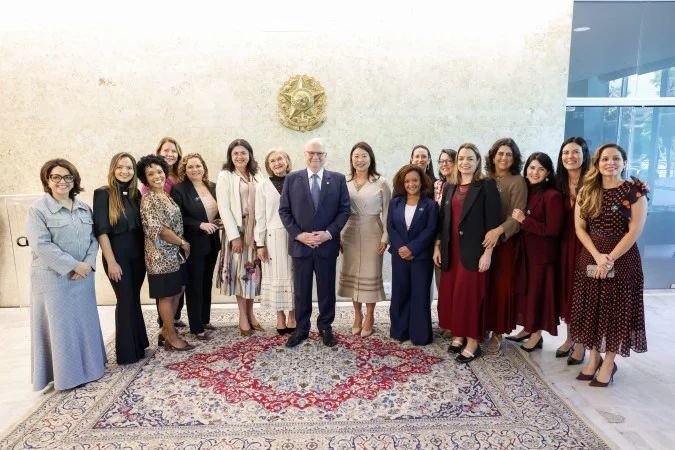 Edson Fachin em reunião com bancada feminina no STF