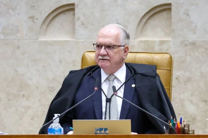 Ministro Edson Fachin no plenário do STF