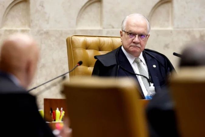 Ministro Edson Fachin no plenário do STF