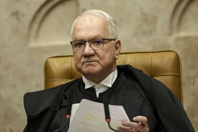 Ministro Edson Fachin no plenário do STF