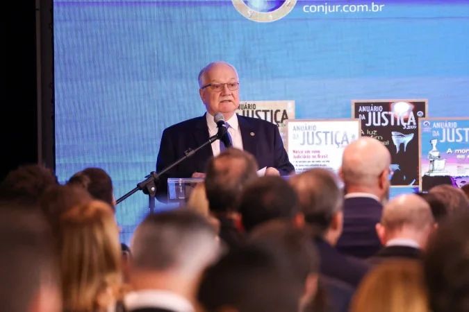 Ministro Edson Fachin discursando no Supremo Tribunal Federal