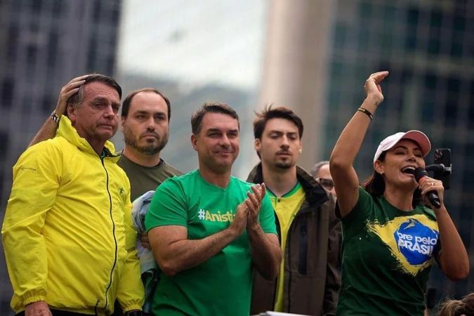Flávio Bolsonaro em evento político