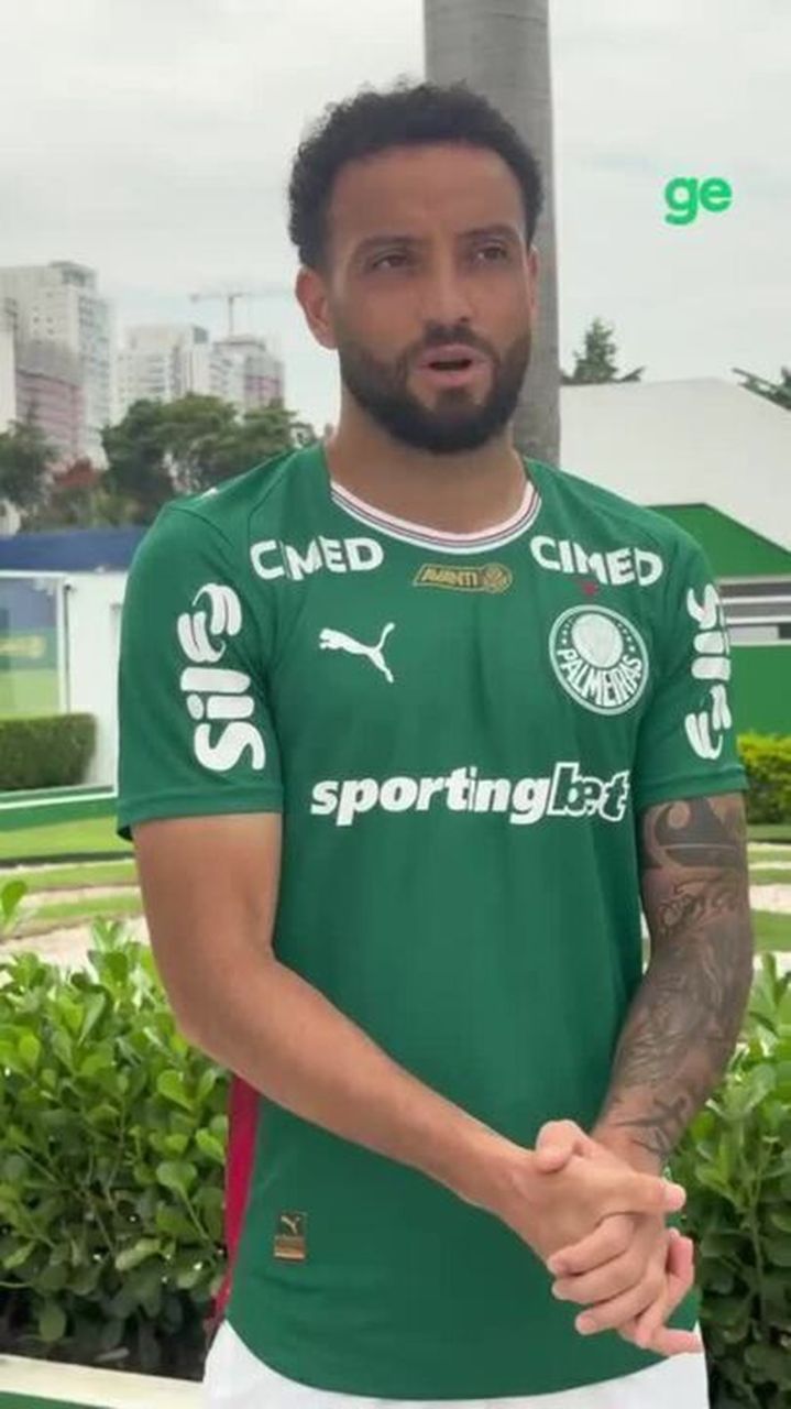 Felipe Anderson comemora gol pelo Palmeiras