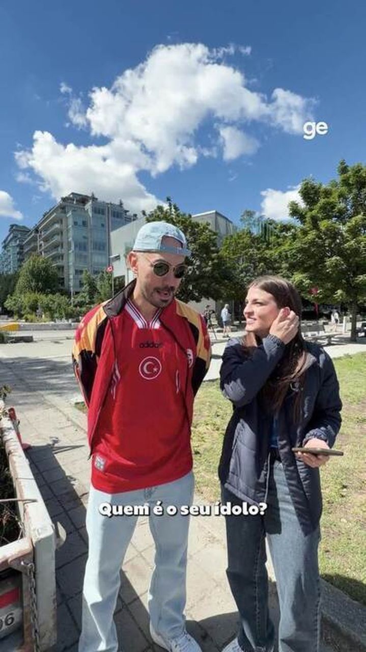 Felipe Melo com a camisa do Galatasaray