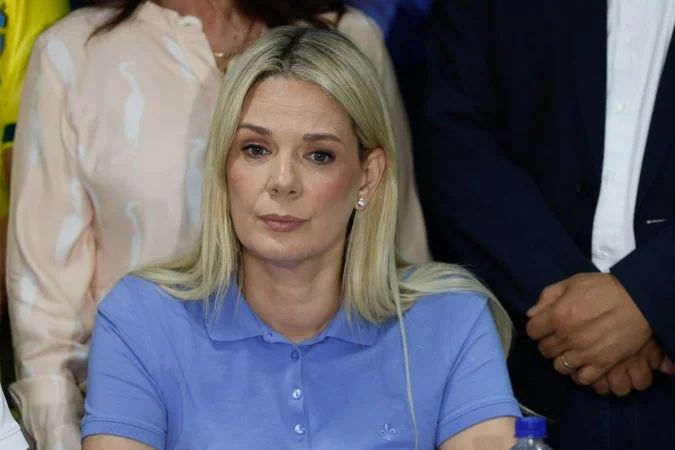 Fernanda Louback em evento político no Rio de Janeiro