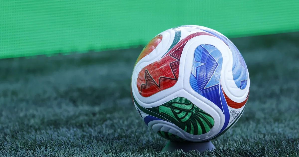 Logotipo da FIFA em estádio