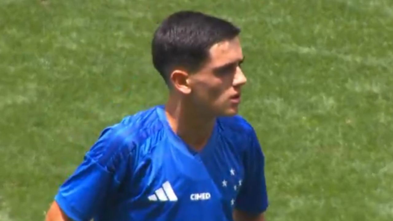 Henrique Lemos, filho de Fagner, meio-campista do Cruzeiro Sub-17