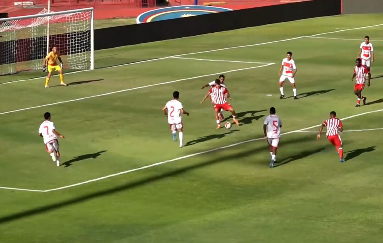 Isaque Ferreira comemora gol pelo Náutico Sub-20 nos Aflitos