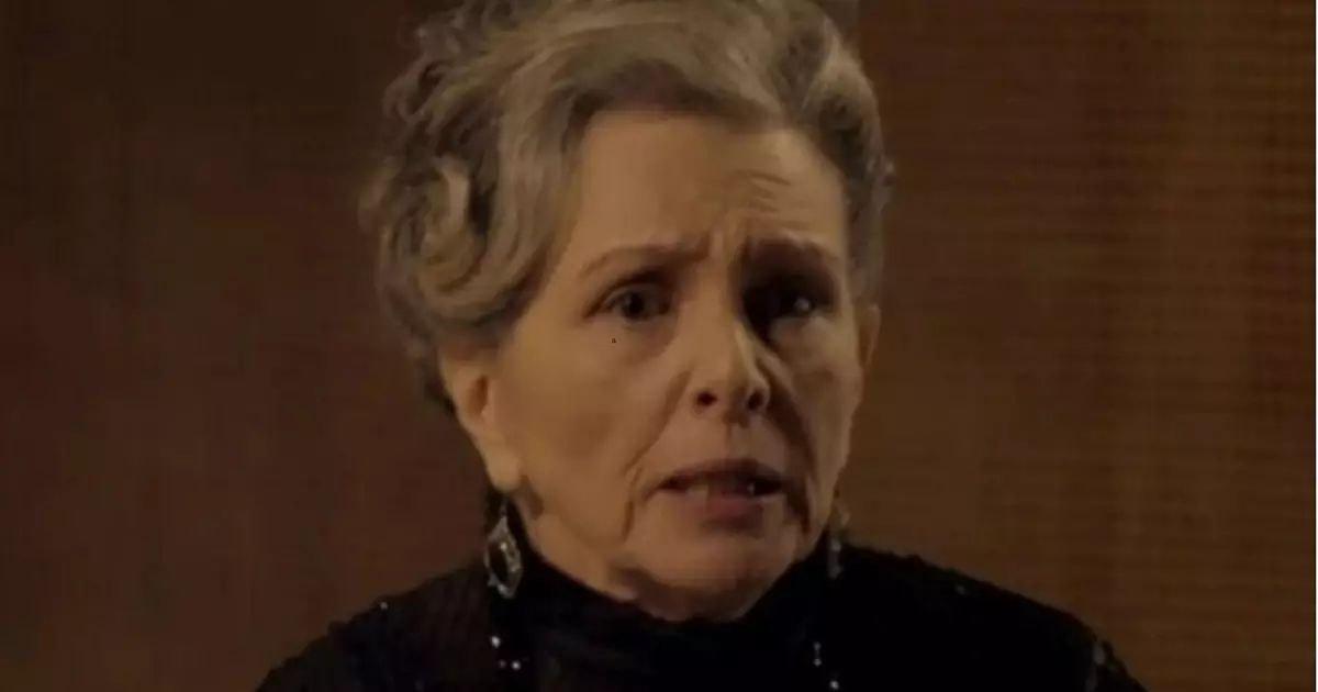 Irene Ravache como Vitória em 'Além do Tempo'