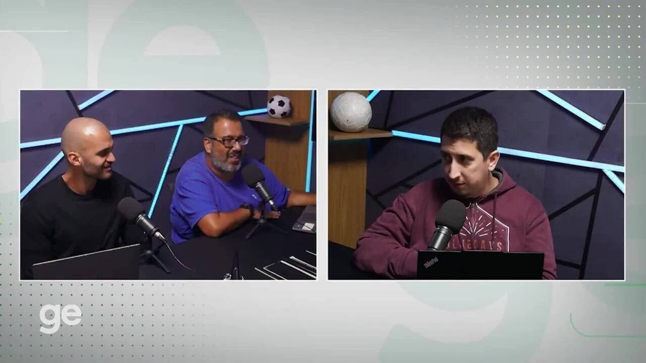 Roberto Firmino e Akram Afif comemorando gol