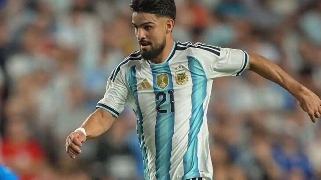 Flaco Lopez no banco durante Argentina x Austria