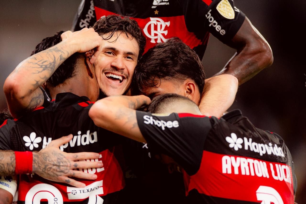 Pedro comemora gol que definiu Flamengo x Estudiantes