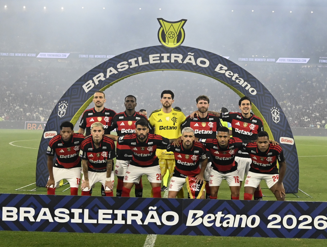 Jogadores do Flamengo celebram gol na partida contra o Bahia