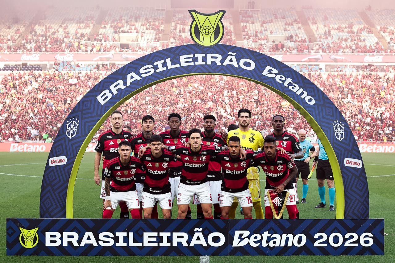 Jogadores do Flamengo comemorando gol no Maracanã
