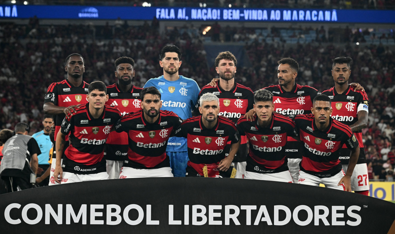 Jogadores do Flamengo comemoram gol contra Independiente Medellín