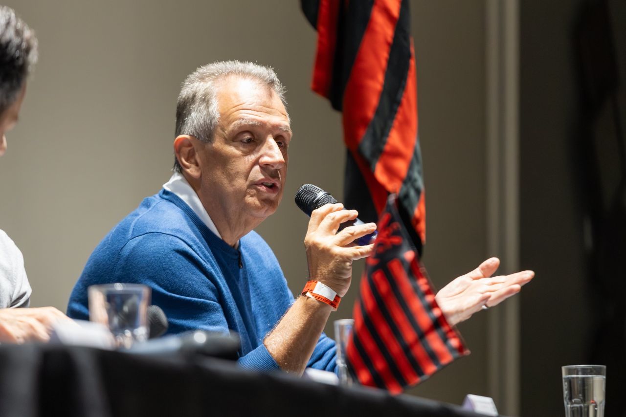 Luiz Eduardo Baptista em reunião do Conselho Deliberativo