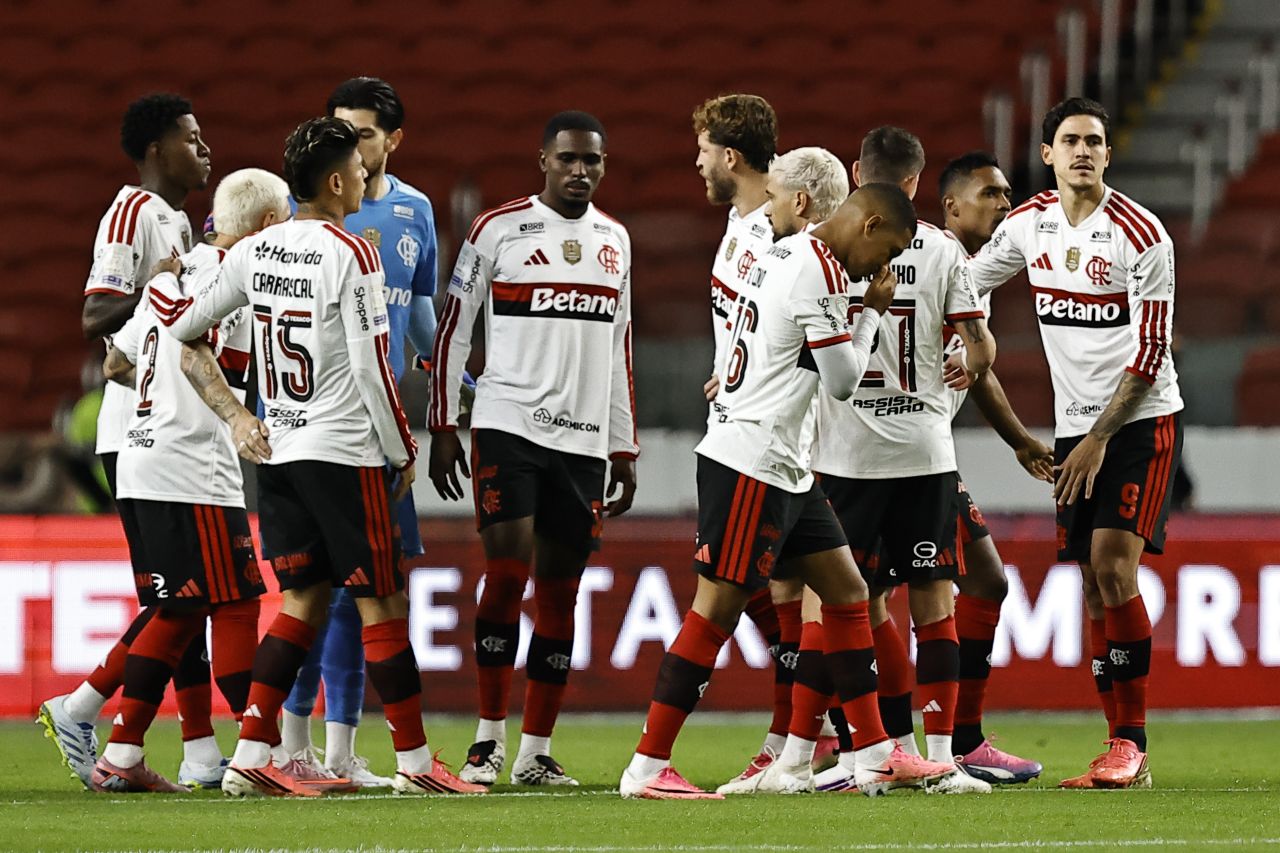 Jogadores do Flamengo em campo