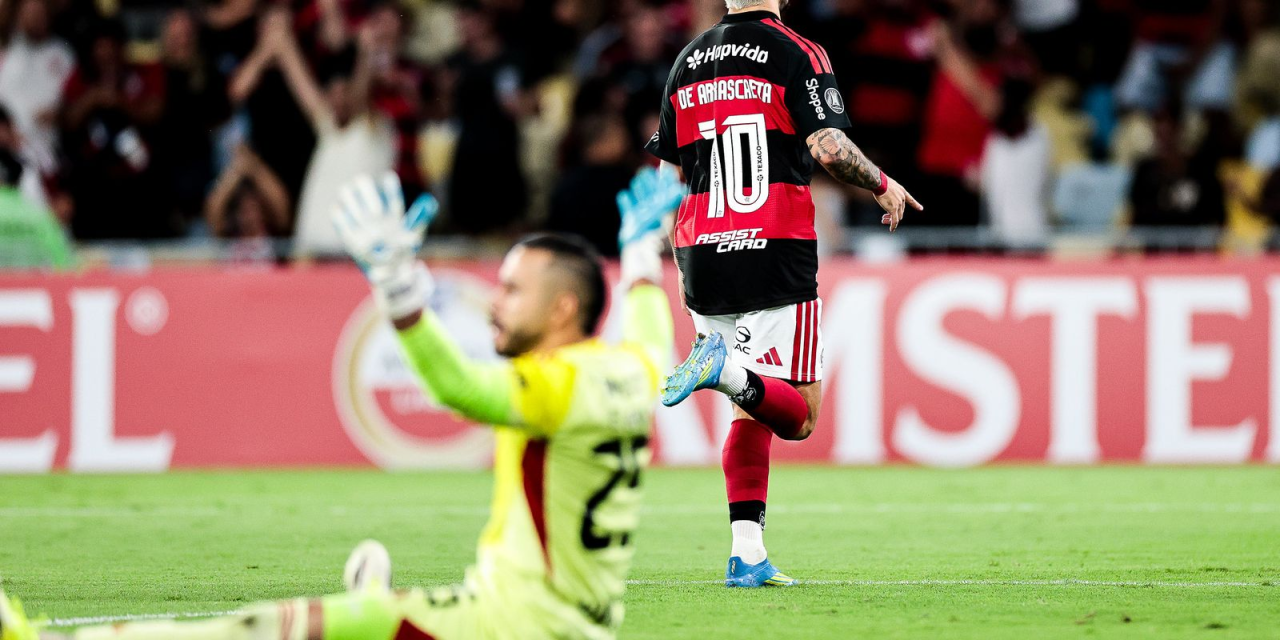 Jogadores do Flamengo comemoram gol no Maracanã