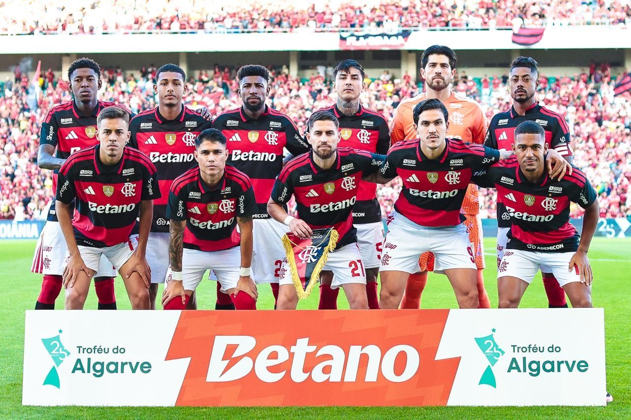 Flamengo em amistoso contra o Benfica