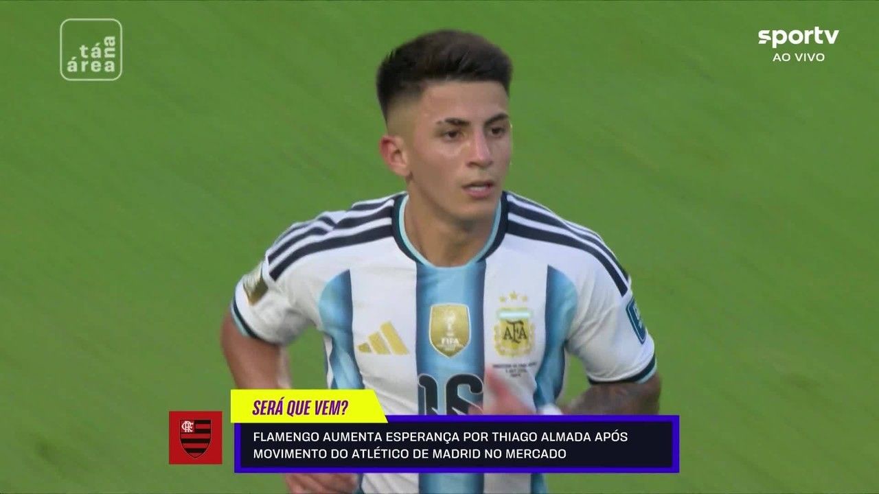 Thiago Almada em campo