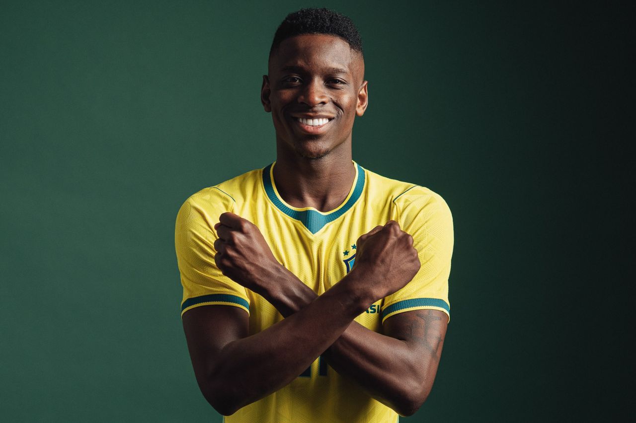 Luiz Henrique em ensaio da seleção brasileira