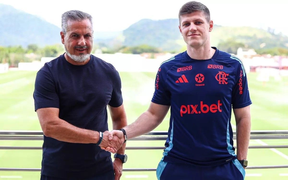 Gonzalo Plata durante partida com a camisa do Flamengo