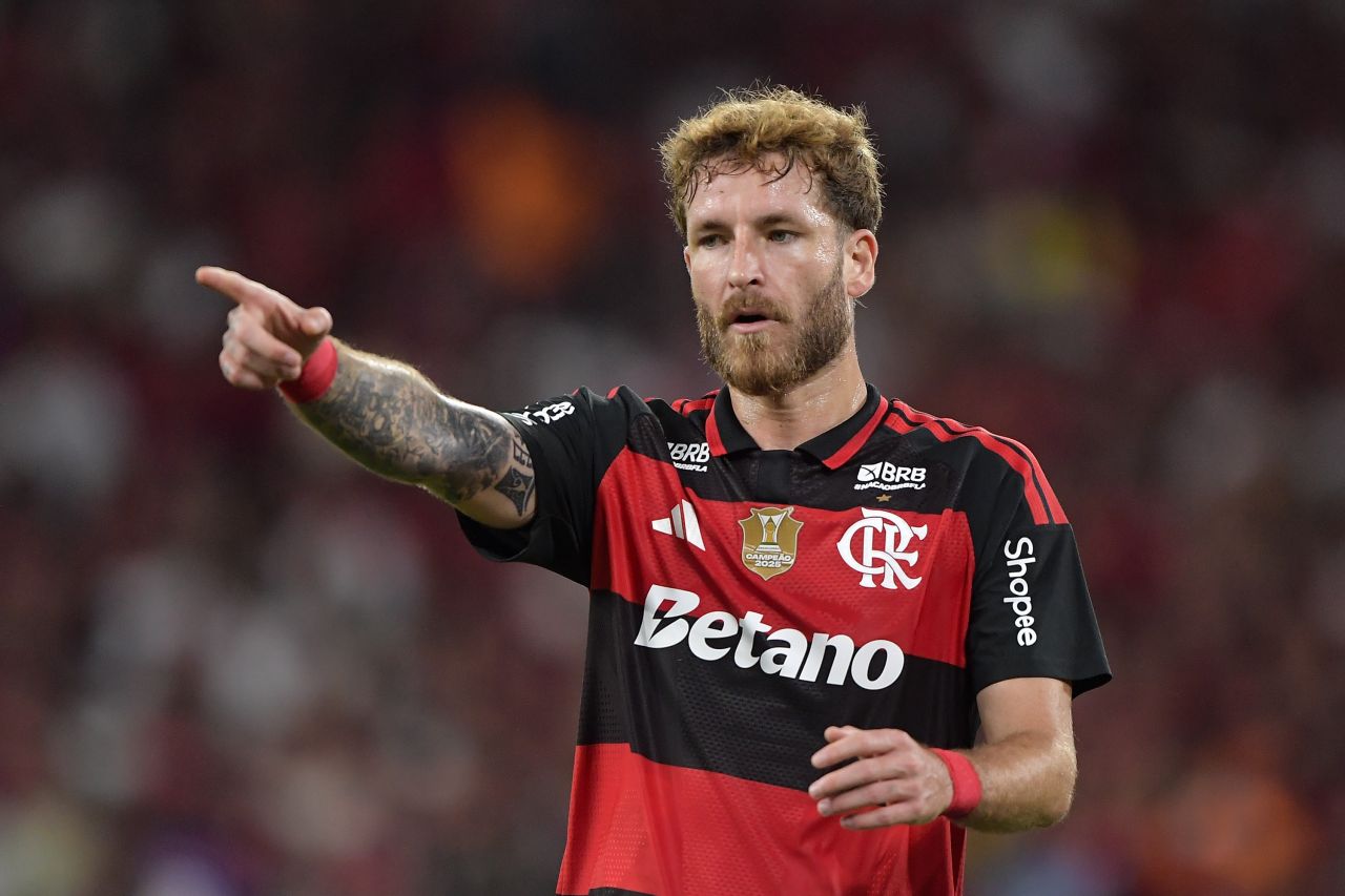 Jogadores do Flamengo treinando no Ninho do Urubu