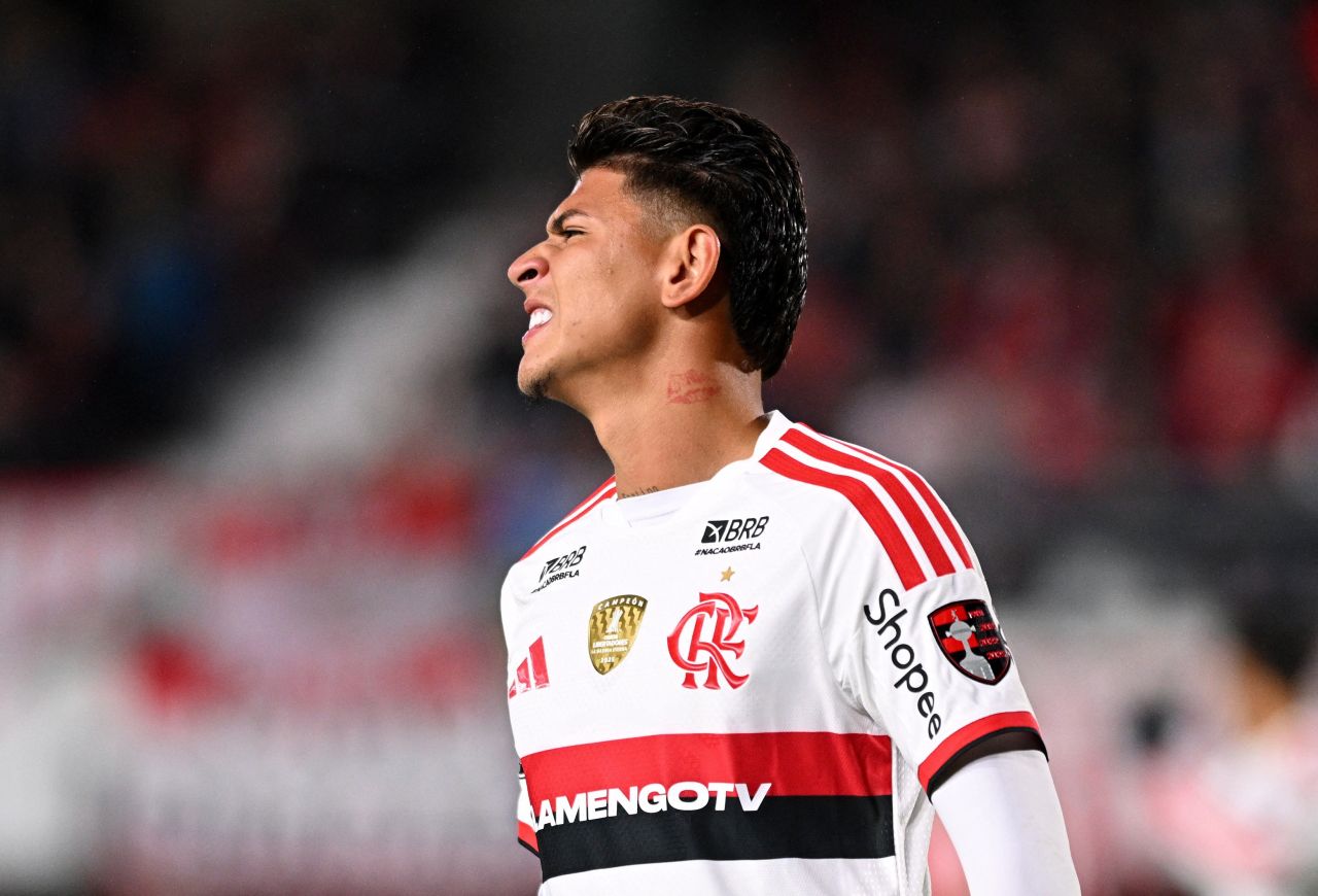 Carrascal em ação pelo Flamengo contra o Estudiantes