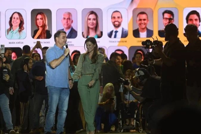 Flávio Bolsonaro durante convenção do PL em Brasília