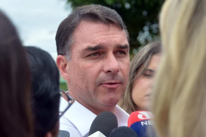 Flávio Bolsonaro durante a abertura da Norte Show em Sinop