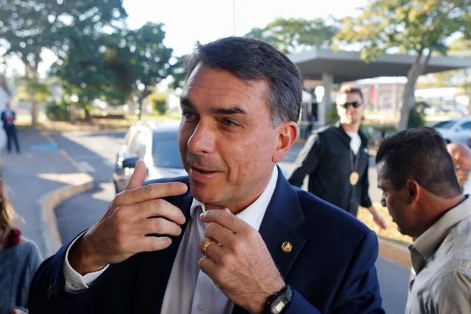 Flávio Bolsonaro em evento político