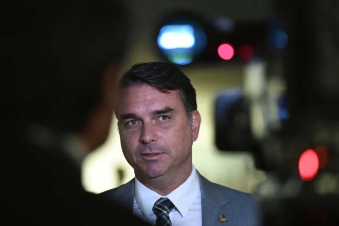 Flávio Bolsonaro em entrevista