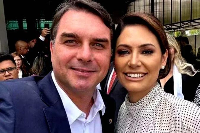 Flávio Bolsonaro em evento do PL em Goiás