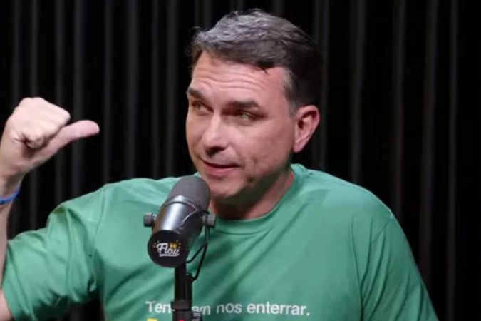 Flávio Bolsonaro em entrevista ao Flow News