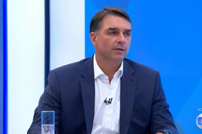 Flávio Bolsonaro em entrevista na TV