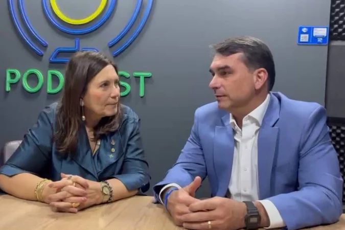 Flávio Bolsonaro durante evento do PL Nacional