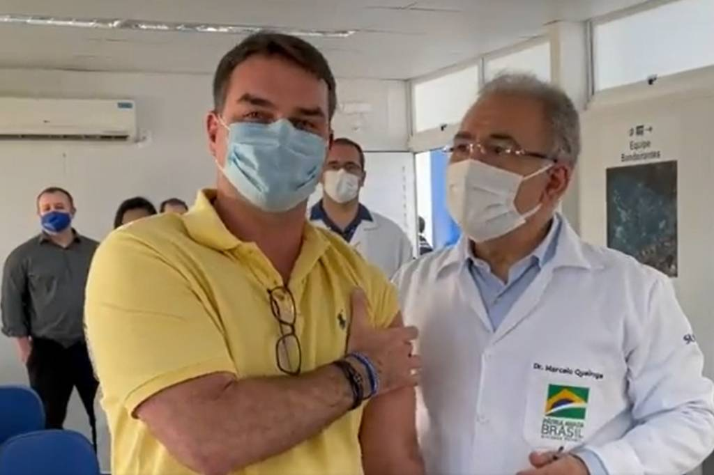 Flávio Bolsonaro em evento público