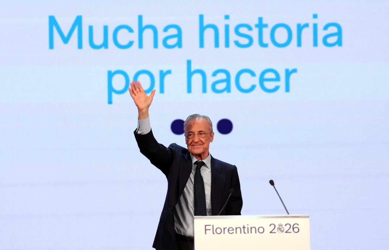 Florentino Pérez durante anúncio de reeleição