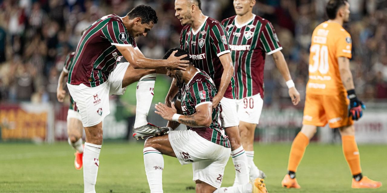 Jogadores do Fluminense comemoram gol no Maracanã
