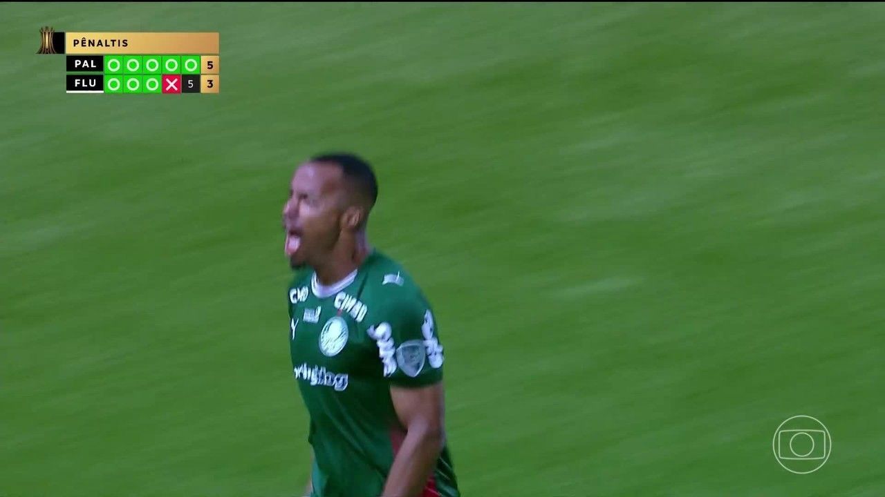 Hércules comemora gol que deu esperança ao Fluminense